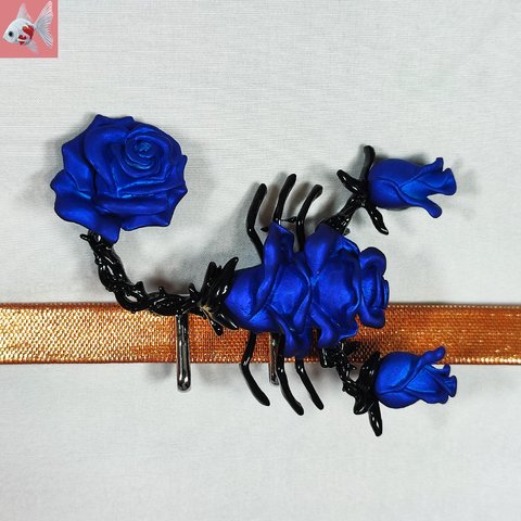 ◆薔薇のサソリの帯留め飾り①　ブルー