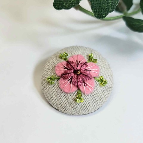 花刺繍ブローチ　ピンク