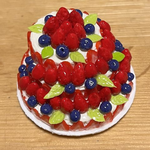 ミニチュアフード 3段イチゴホールケーキ