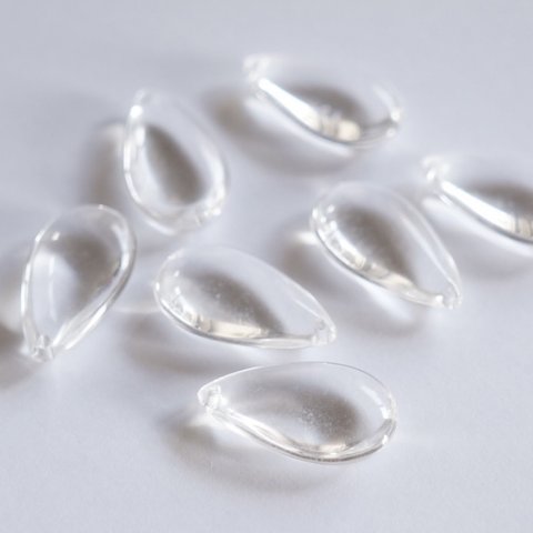 import【8個】vintage clear drop Acrylbeads＊ドロップ型アクリルビーズ＊アクリルパーツ