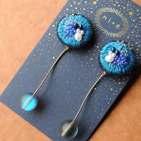 ＜lucy～イロドル惑星～＞刺繍ピアス◎＜人魚の星空＞★ロングポスト/アレルギー対応変更可能