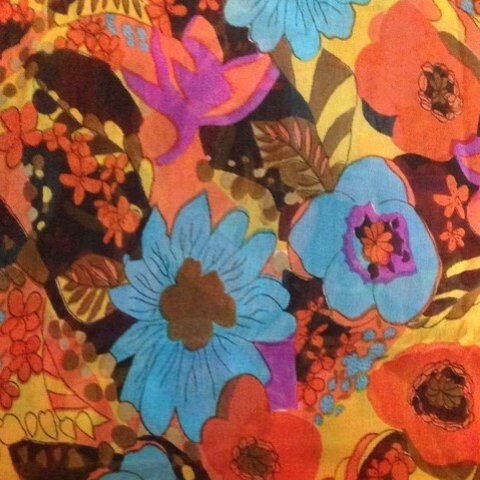 水色とオレンジのカラフル花柄／Blue and orange colorful floral pattern