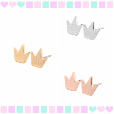 小さなcrownピアス