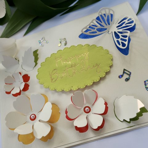 白い花と蝶の誕生日カード (手作り)