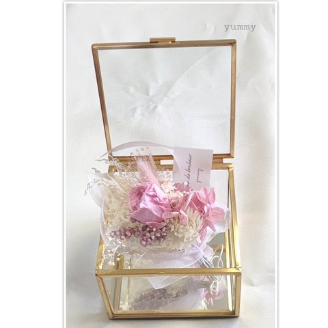 Jewelry box & bouquet/swag