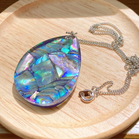 オーロラシェルネックレス　ウッドレジン　レジン