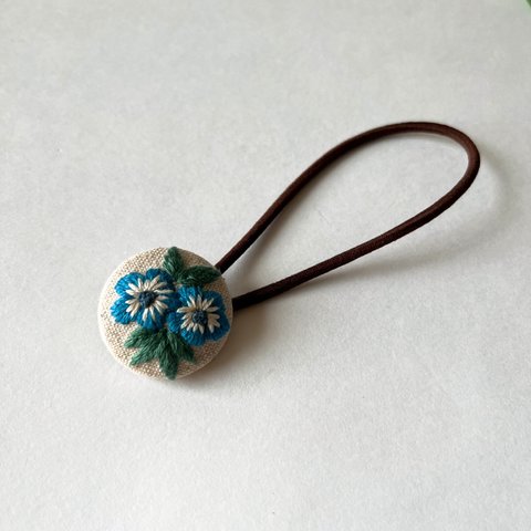 小花　刺繍 ヘアゴム