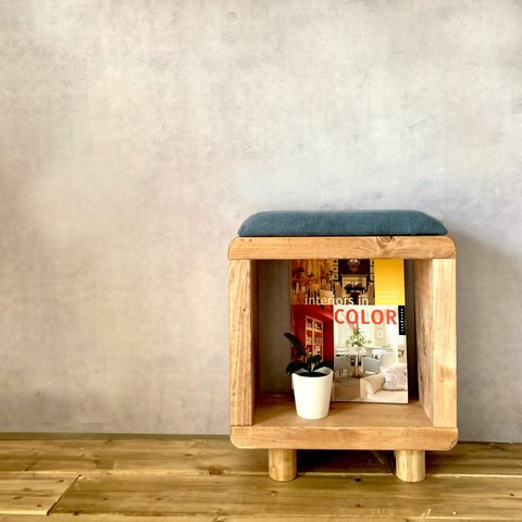 クッションスツール　椅子　ベンチ　木製 ディスプレイラック シェルフ　イス　本棚　【木部ブラウン　布生地ブルー】