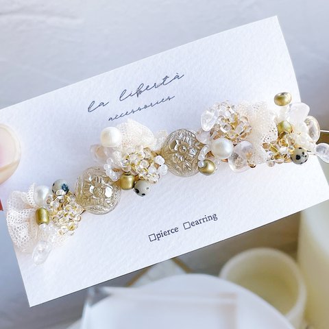 Fée Fée hair clip ヘアクリップ　ヘアピン　バレッタ　リボン　チュール　ホワイト　ビーズ　天然石　花　フラワー　flower  レジン　ヘアアクセサリー　フォーマル　セレモニー　パール