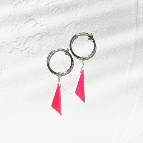 送料無料SV925SF Fuchsia Pink Chalcedony Triangle pierced earring フープピアス