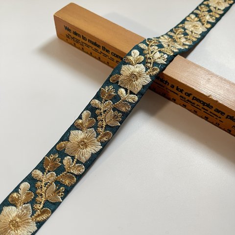 1.5mカット❣️約3cm幅/刺繍リボン/グリーン/ワントーン/細リボン