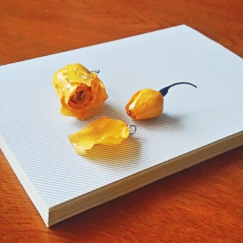 黄色いバラのパーツ
