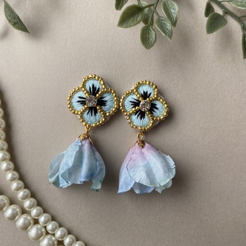 パンジー　刺繍ビーズ　アクアブルー