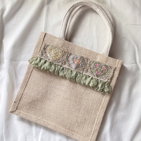 ②インド刺繍リボンのジュートバッグ