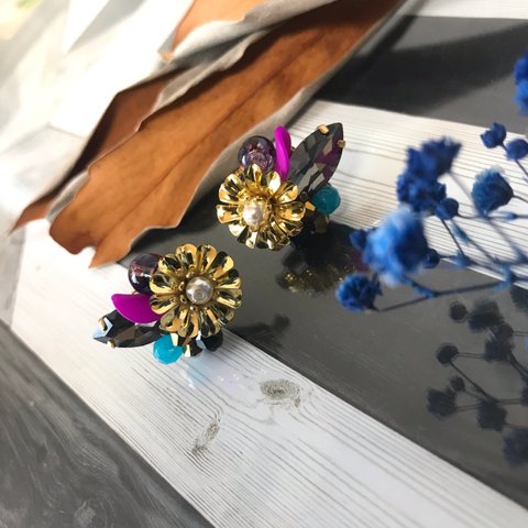 flower vivid bijou pierce