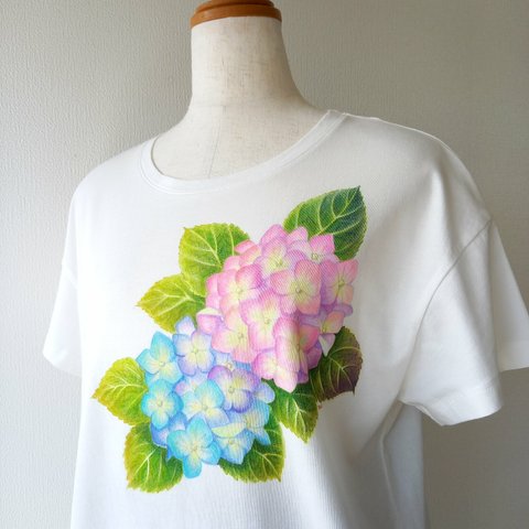 値下げ　 手描き　青とピンクのあじさいTシャツ