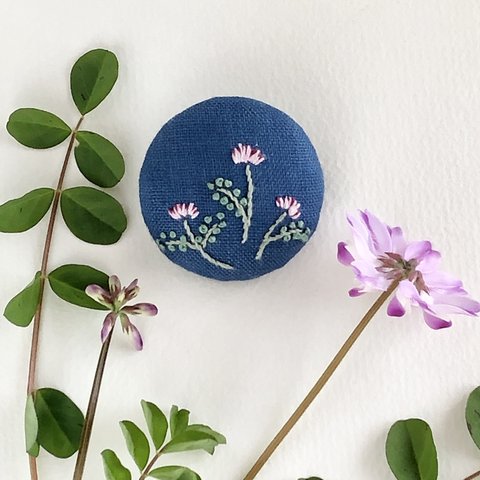 野の花刺繍ブローチ✻レンゲソウ