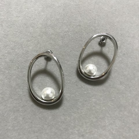 ピアス