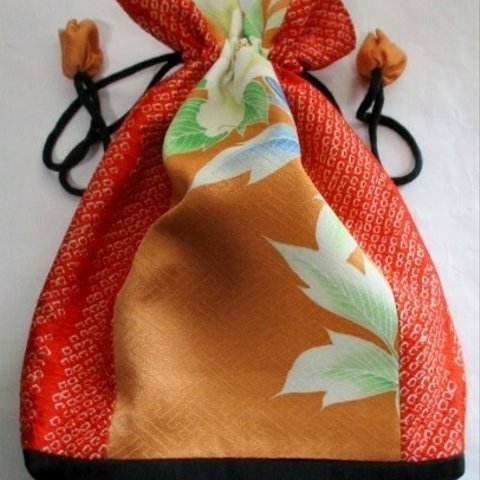 ６０８０　　絞りと花柄の着物で作った巾着袋　＃送料無料