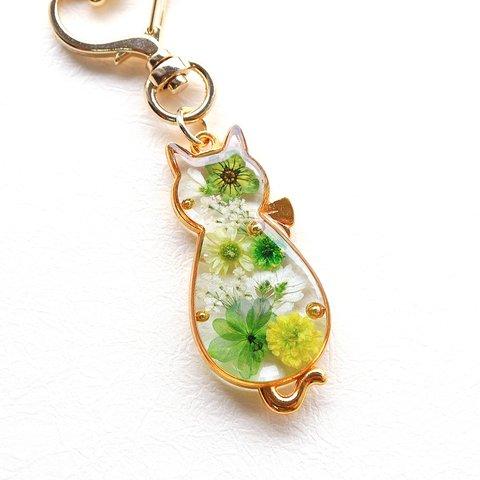 本物のお花のネコキーホルダー　レジンアクセサリ―