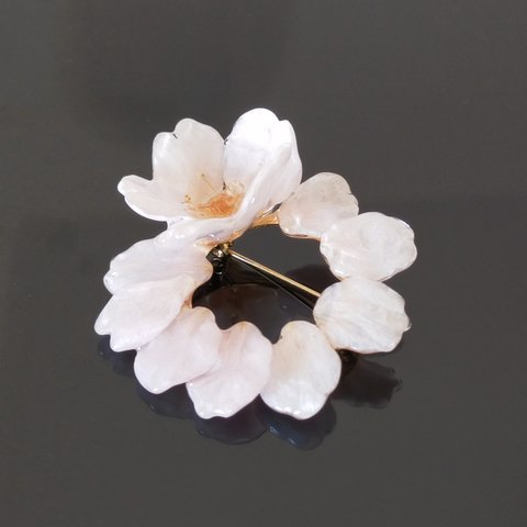 【No.2330】Everpink Sakura. 本物の桜の花かんむりブローチ／ピンブローチ／コサージュ 花びら 花冠