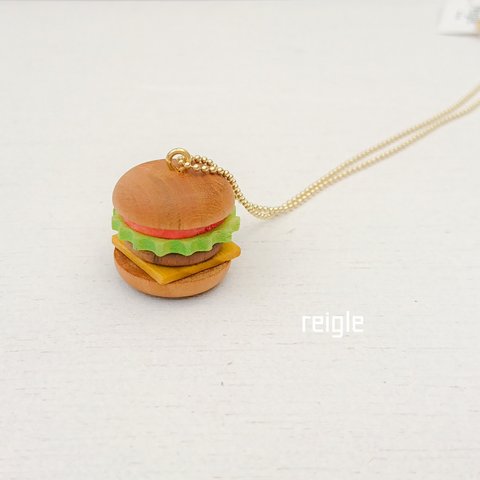 木製ハンバーガーのネックレス