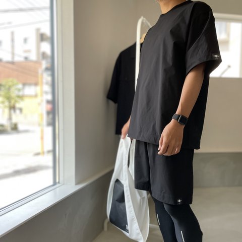 【ユニセックス 】4WAYストレッチ ルーズフィット Tシャツ【ブラック】