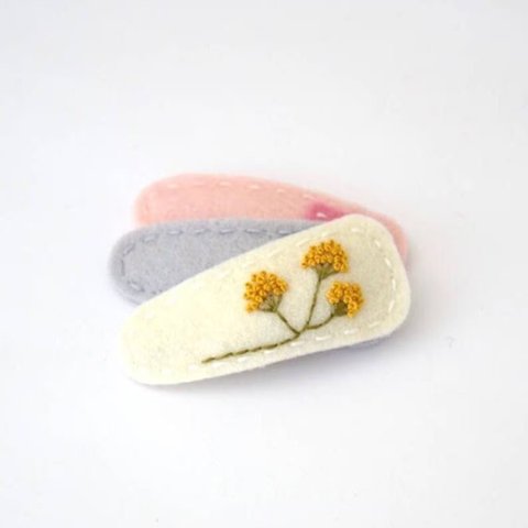 送料無料　フェルトヘアクリップ　100%ウールフェルト　ヘアピン　Embroidered Botanical Garden Hair Clip 