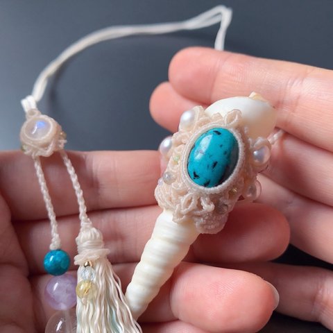 turquoise × conch shell / macrame amulet #マクラメネックレス#