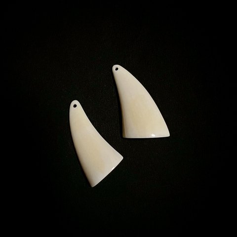 鯨歯 牙型のパーツ2つセット 3819