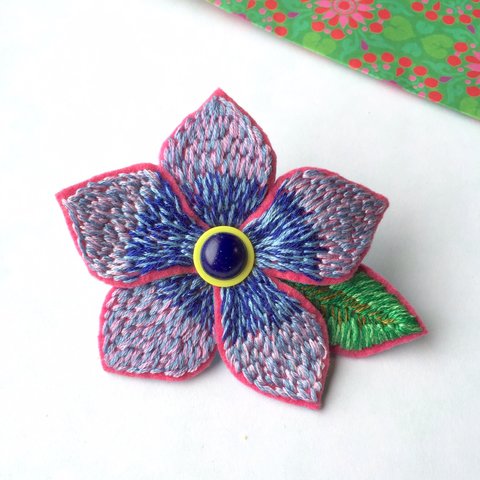 刺繍の表情をつけられるお花ブローチ＆ヘアピン