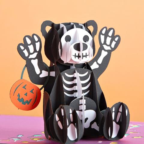 ポップアップグリーティングカード　Halloween Bear