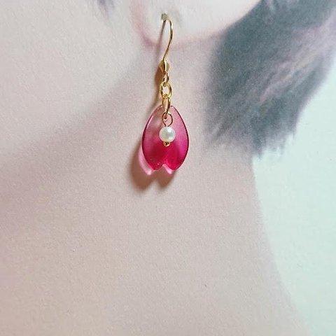 桜の花びらピアス（2色）