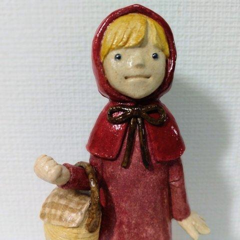 赤ずきん（木粉粘土）                                  Little Red Riding Hood