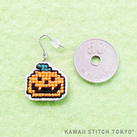 ハロウィンかぼちゃ【スタッドピアス/フックピアス】カボチャ 野菜 ハロウィーン ハロウィン 刺繍 クロスステッチ かわいい オーダーメイド