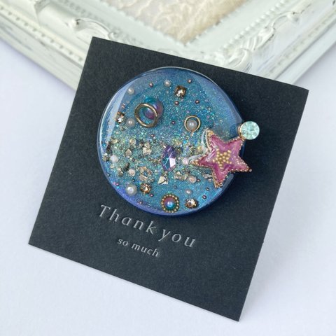 宇宙ブローチ　キラキラ天の川☆世界に一つのブローチ　宇宙　レジン