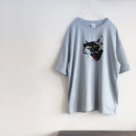 ノラ猫のTシャツ（グレー）