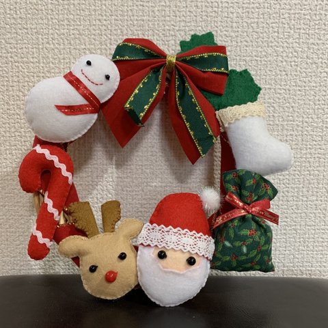 クリスマスツリー　リース　サンタクロース　トナカイ　プレゼント　ハンドメイド　手作り　オーナメント　飾り　げんかん