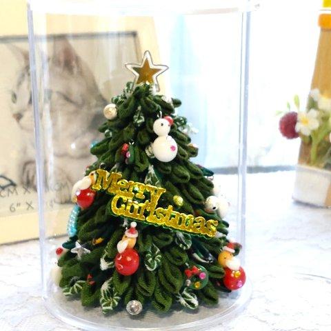 つまみ細工のクリスマスツリー（サンタ・雪だるま）