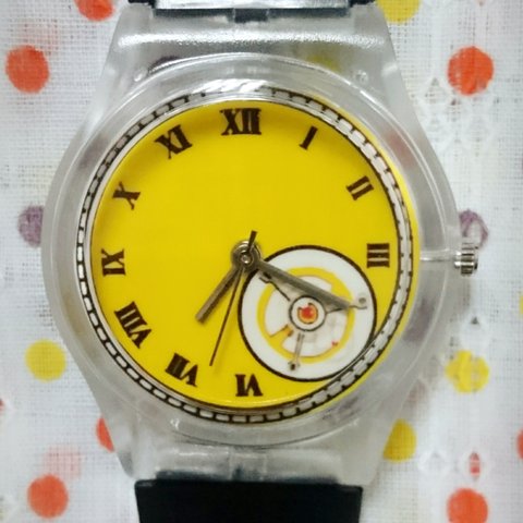 黄色い腕時計