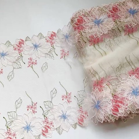 1m 幅広い　ラメ入り刺繍両山チュールレース　花柄　ハンドメイド　はぎれ　生地