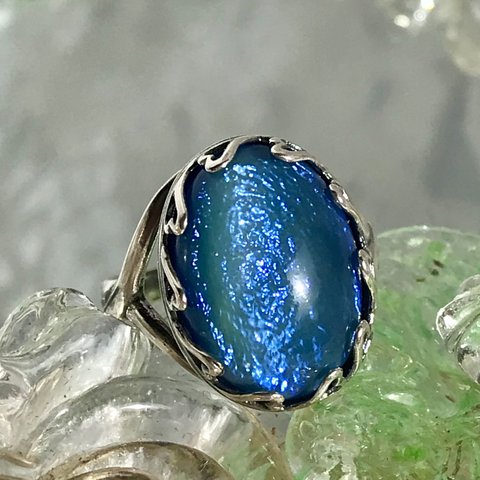 ブルーグリーン ドラゴンズブレス vintage glass ring（ハートベゼル）