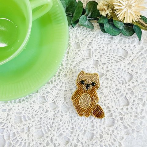 ビーズのオートクチュール刺繍ブローチ・たぬき