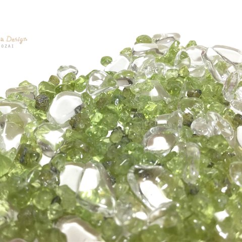 【 ペリドット / 水晶 30g 】 さざれ石 ☆ ダイナデザイン ☆ 天然石 浄化用 穴なし 素材