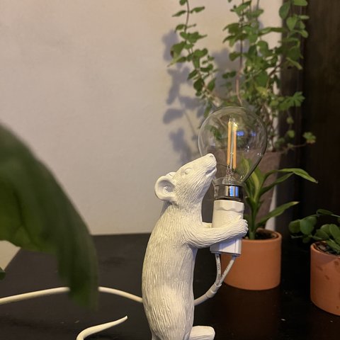 動物ランプ【ネズミ　立ち姿】電線あり　マットホワイト