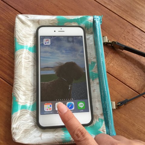 入れたまま使えるスマホポーチ(iPhone6plusサイズ)