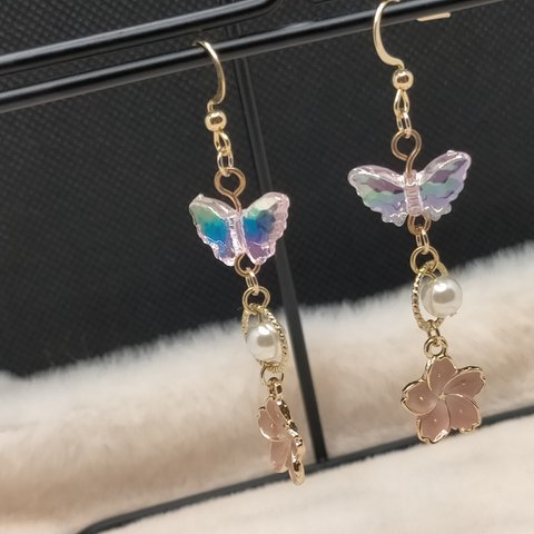 【SALE】桜蝶アクリルパールピアス