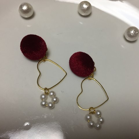 ベルベットカボションとパートフープのピアス