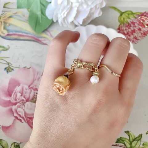 黄色の薔薇バラのフリーサイズ リングセット指輪～フラワー 花 ゴールド イエロー