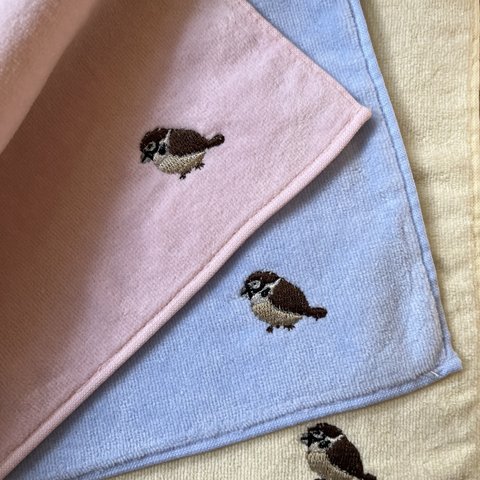 雀刺繍のハンカチタオル　桃色　（今治タオル）